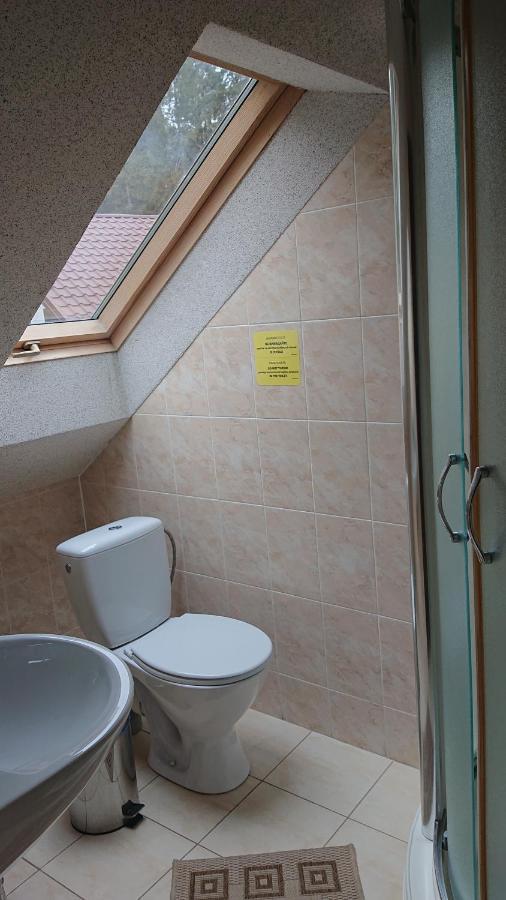Hotel Любе à Yablunytsya Extérieur photo
